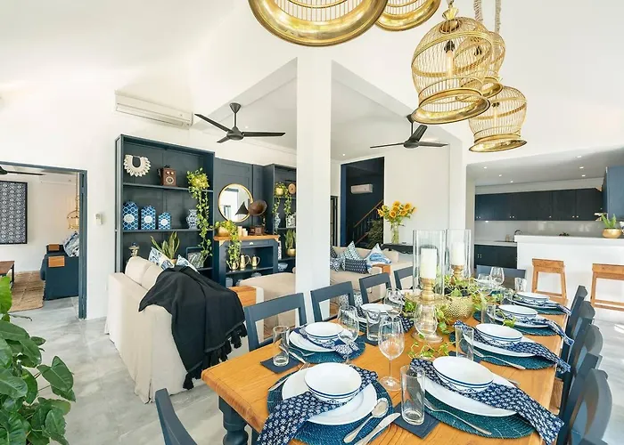 Luxe 5 Bed, Sleeps 10, Butler, Walk To Shopscafe * Seminyak