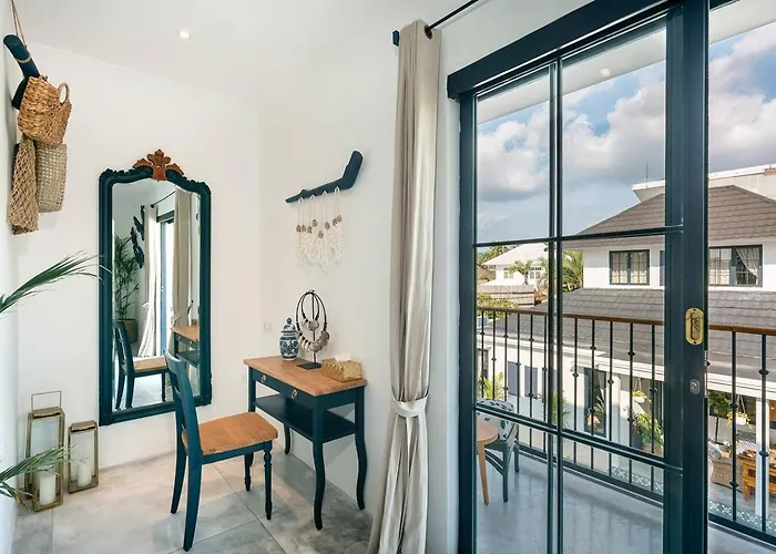 Villa Luxe 5 Bed, Sleeps 10, Butler, Walk To Shopscafe