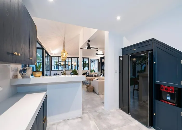 Villa Luxe 5 Bed, Sleeps 10, Butler, Walk To Shopscafe *
