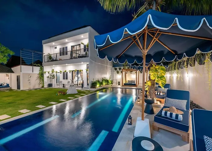 Villa Luxe 5 Bed, Sleeps 10, Butler, Walk To Shopscafe Seminyak