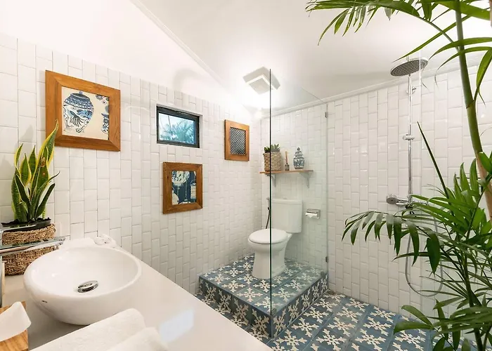 Luxe 5 Bed, Sleeps 10, Butler, Walk To Shopscafe * Seminyak