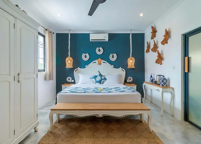 Villa Luxe 5 Bed, Sleeps 10, Butler, Walk To Shopscafe Seminyak